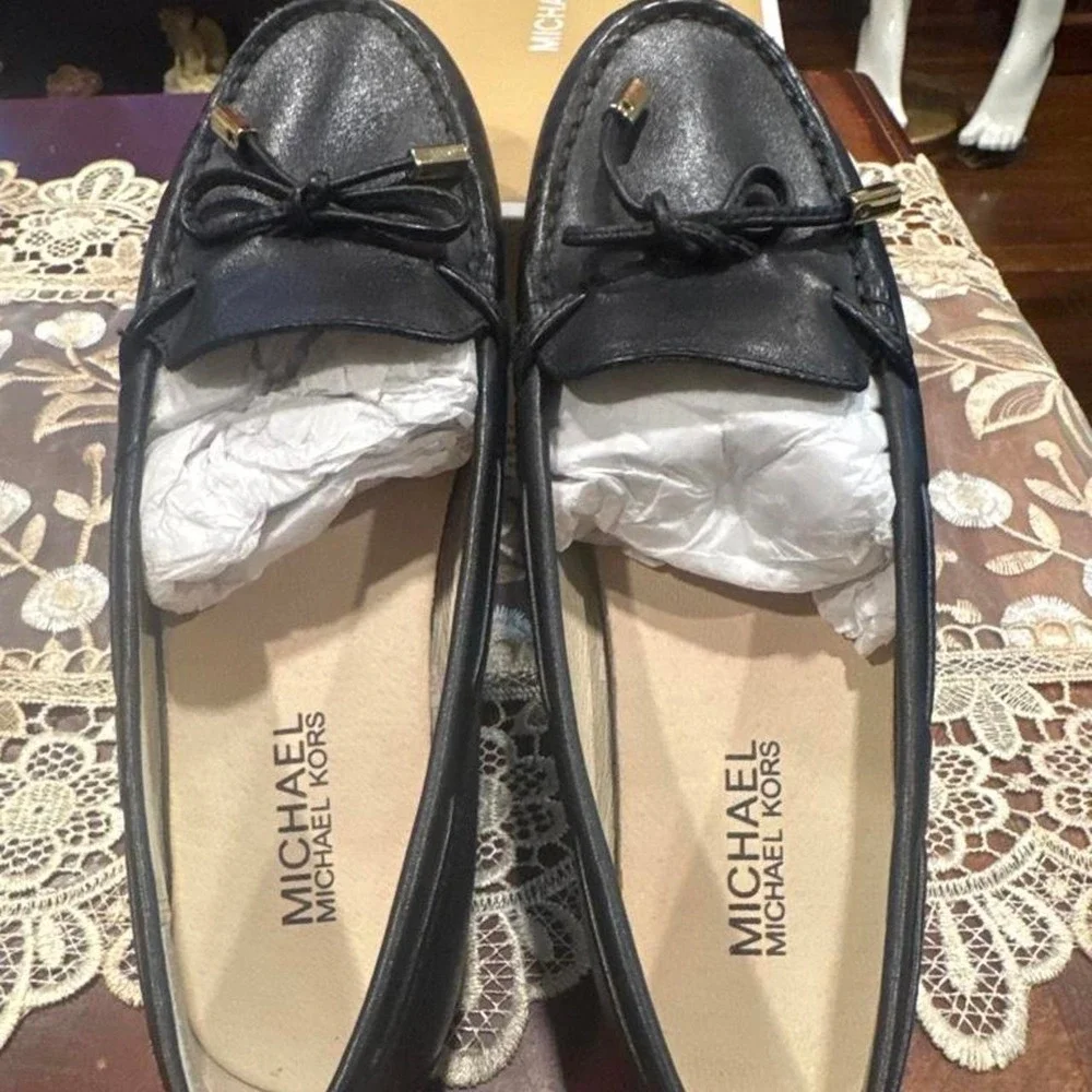Michael Kors Daisy Leather Moccasin / Loafers Shoes Size 6.5 With Box